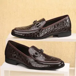 Hitz Men Textured Leather Formal Horsebit Loafers-picture-26