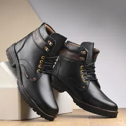 Woakers Men Mid Top Regular Boots-image-1