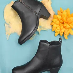 Roadster Women Black Solid Regular Boots-image-13