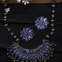 Sangria Silver-Toned & Blue Silver-Plated Stone-Studded & Beaded Jewellery Set-picture-19