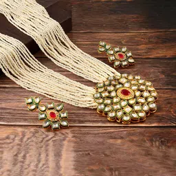 Jewar Mandi Gold-Plated & White Kundan Stone-Studded Pearl Beaded Jewellery Set-picture-16