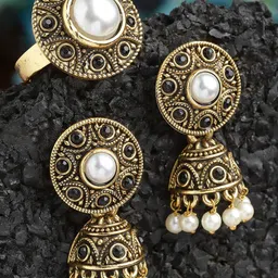 KARATCART Gold-Plated Kundan Studded Jewellery Set-image-1