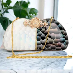 Toobacraft Embellished Box Clutch-picture-31