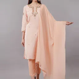 Herryqeal Floral Embroidered Beads and Stones Chanderi Silk Kurta With Trouser & Dupatta-picture-13