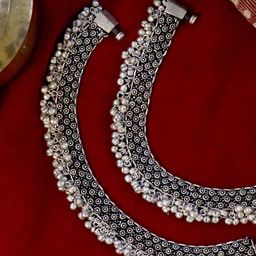 TEEJH Set Of 2 Oxidised Silver-Plated Veena Rawa Ghungroo Anklets-picture-27