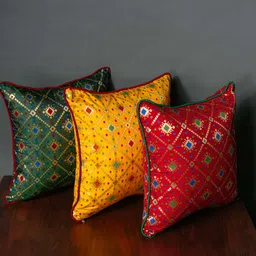 RoyalDeco Assorted 3 Pieces square Cushion Covers-image-7