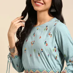 SHOWOFF Floral Embroidered Thread Work Belted Detail Kurta-picture-22