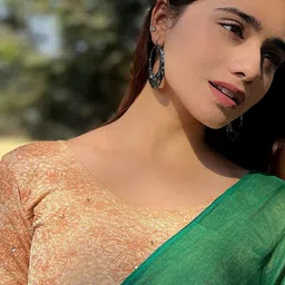 Bindigasm's Advi Floral Foil Printed Jacquard Stretchable Saree Blouse-image-11
