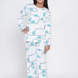 berrytree Girls White & Green Printed Organic Cotton Night suit-picture-22