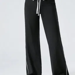 EVERDION Women Relaxed Straight Leg Straight Fit Easy Wash Cargos Trousers-image-19