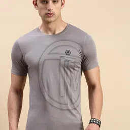 SHOWOFF Graphic Printed Slim Fit T-shirt image 3