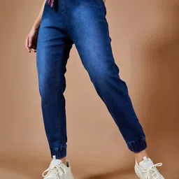 The Roadster Lifestyle Co. Women Solid Mid Rise Clean Look Stretchable Denim Jogger Pants-image-83