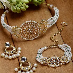 KARATCART Women Gold-Plated White Kundan Studded & Beaded Handcrafted Jewelry Set-picture-37