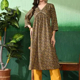 Sangria Floral Printed Kurta With Trousers-picture-27