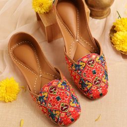 NR By Nidhi Rathi Ethnic Embellished Mojaris Flats-picture-32