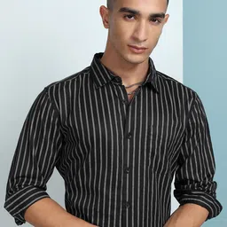 HIGHLANDER Striped Spread Collar Curved Cotton Slim Fit Casual Shirt-picture-38