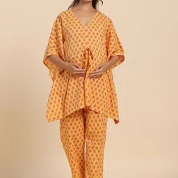 Ikk Kudi by Seerat Floral Printed Pure Cotton Maternity Kurti with Trousers-picture-32