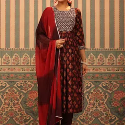 PIROH Ethnic Motifs Foil Printed Kurta & Trousers With Dupatta image 1