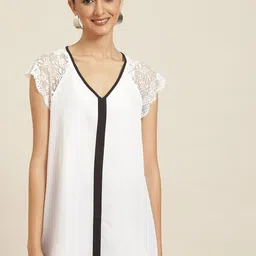 Qurvii White Solid Lace Sleeves Top image 1