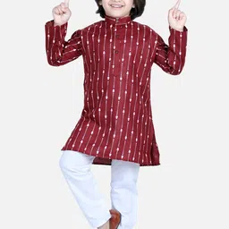 BownBee Boys Abstract Printed Regular Pure Cotton Straight Kurta With Pyjamas-image-17