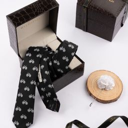 The Tie Hub Men Printed Necktie with Flower Lapel Pin Gift Set-picture-1