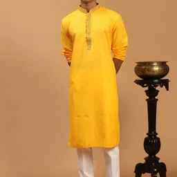 VASTRAMAY Mandarin Collar Thread Work Kurta with Pyjamas-picture-36