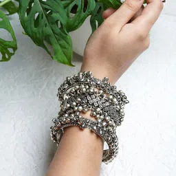 TEEJH Women Silver-Toned Set Of 3 Stacked Oxidized Bangle-Style Bracelet-picture-20