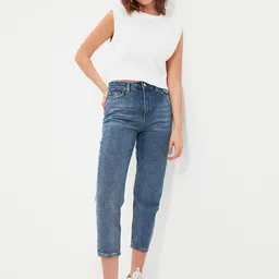 Trendyol Women Women Navy Blue Mom Fit Pure Cotton Light Fade Jeans-picture-24