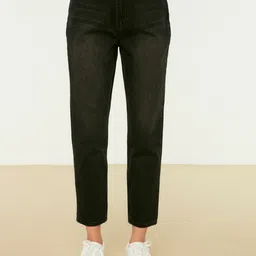 Trendyol Women Black Light Fade Mom Fit Pure Cotton Stretchable Jeans-image-31
