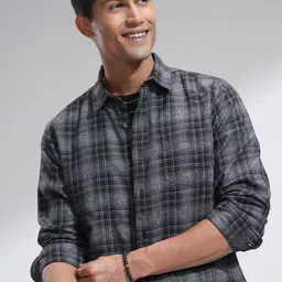 HIGHLANDER Men Slim Fit Opaque Checked Casual Shirt-picture-41