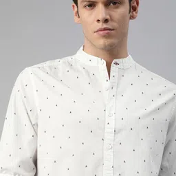 Roadster Men White & Black Regular Fit Conversational Printed Casual Shirt-picture-30