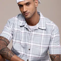 Roadster Men Checked Oversized Casual Shirt-picture-42