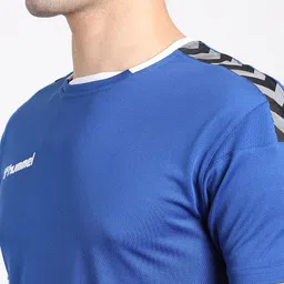 hummel Men Blue Solid Round Neck T-shirt image 3