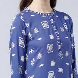 Vishudh Women Blue & White Printed Kurta with Palazzos image 2