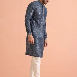 KISAH Men Embellished Regular Fit Mirror work Kurta image 4