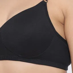Clovia Black Solid Non-Wired Lightly Padded T-shirt Bra BR1279P1332B image 2