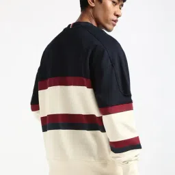 Tommy Hilfiger Calico Cotton Regular Fit Logo Printed Sweatshirt image 2