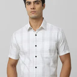 Mufti Men Spread Collar Checked Cotton Slim Fit Casual Shirt-image-81