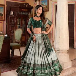 mitra biz Navratri Collection Original Mirror Handwork Cotton Lehenga Choli With Dupatta (GREEN3) image 3
