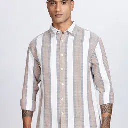 Eszett Men Vertical Striped Spread Collar Cotton Casual Shirt-image-82