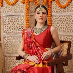 Silk Land Double Ikkat Patola Printed Saree with Weaving Border & Pallu image 3