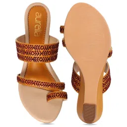 Aurelia Women's Znoor Mustard & Meroon Toe Ring Wedges image 2