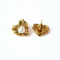 The Jewellery Tale Stainless Steel Gold Plated Pearls Beaded Heart Shaped Studs image 3