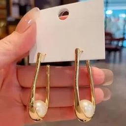 DressBerry Circular Half Hoop Earrings image 3