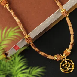 SANAA CREATIONS Gold-Plated Geometric Pendants with Chains-picture-40