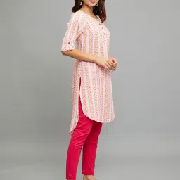 paislei Light Pink Printed High low Kurta image 3