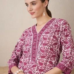 Indo Era Women Paisley Printed Regular Pure Cotton Kurta with Trousers-picture-24