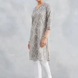 Fabindia Off White & Green Cotton Regular Fit Floral Print Kurtas image 3