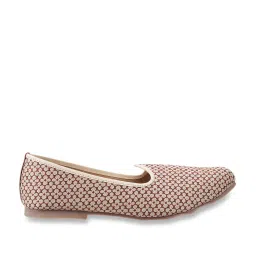 Mochi Men's Beige Ethnic Juttis image 2