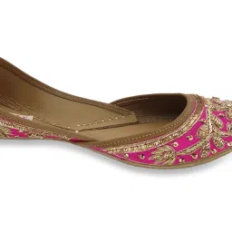 Fulkari Women's Murraya Rani Pink Ethnic Juttis image 4